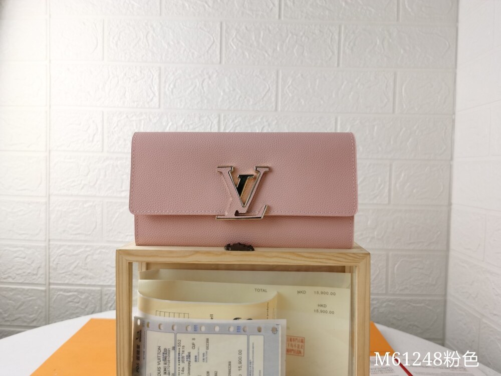 Louis Vuitton Capucines Long Wallet in Rose Pink